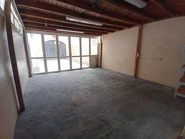 CASA OKUPADA C/CERDANYOLA SABADELL — 2