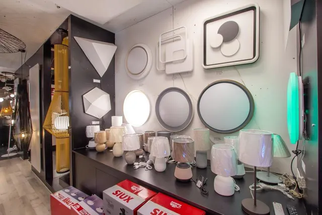 SE VENDE TIENDA DE iluminación EN PLENO RENDIMIENTO POR JUBILACION — 6