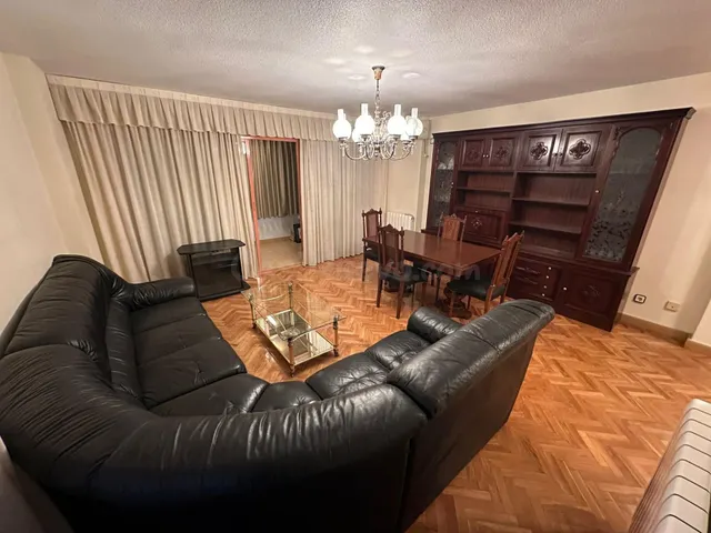 VENTA DE PISO CON TERRAZA, GARAJE Y TRASTERO EN AVDA. JUAN C