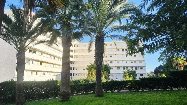 Estudio con piscina. parquing y vista al mar — 31