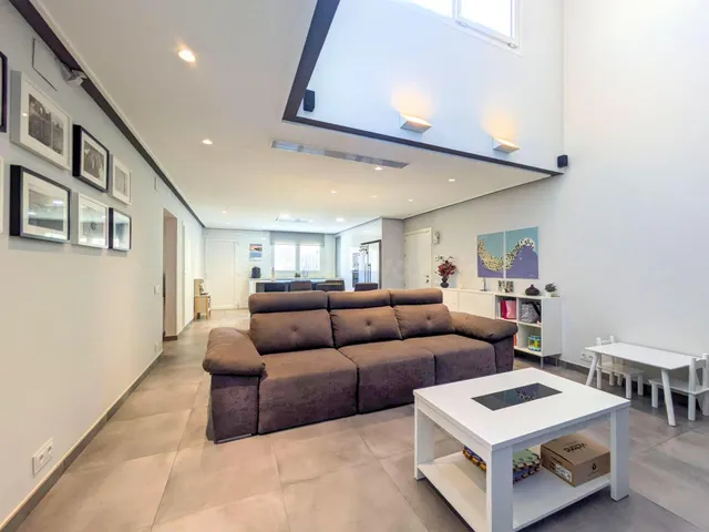 CASA DE DISEÑO TODA EN PLANTA BAJA EN AMPOSTA