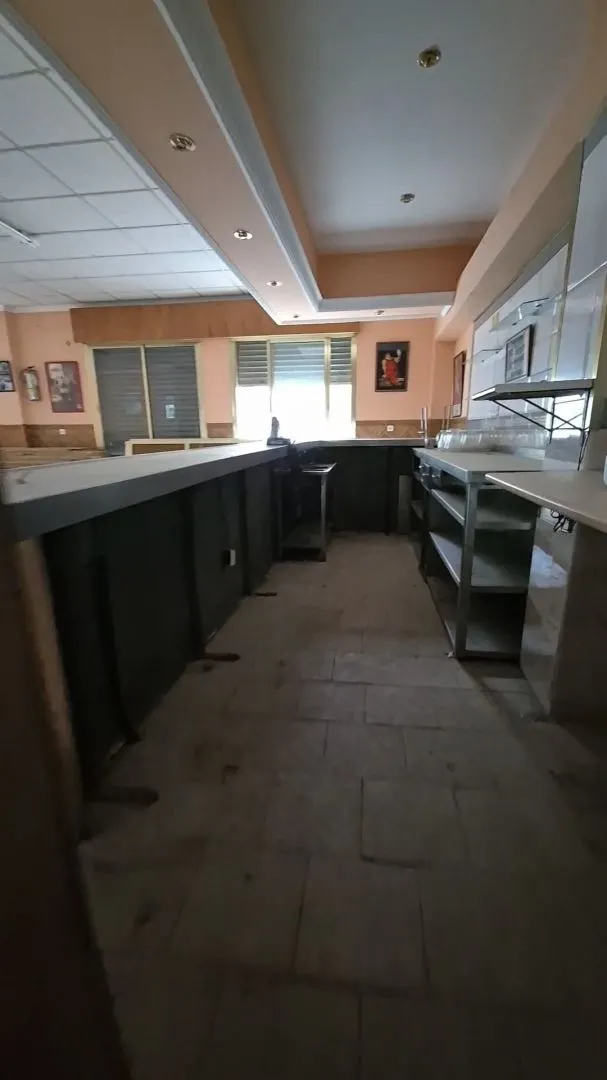 LOCAL COMERCIAL EN ALOZAINA — 11