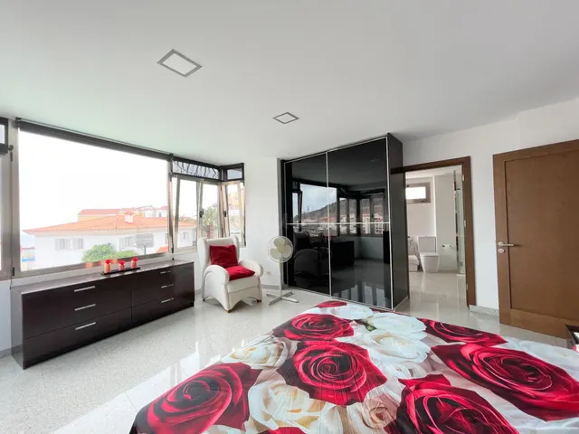 Villa con piscina privada en exclusiva zona residencial de A - foto 3
