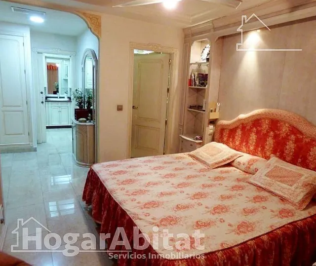 ¡CASA ESPECTACULAR! AMPLIA Y LUMINOSA CON BALCÓN Y TERRAZA — 24