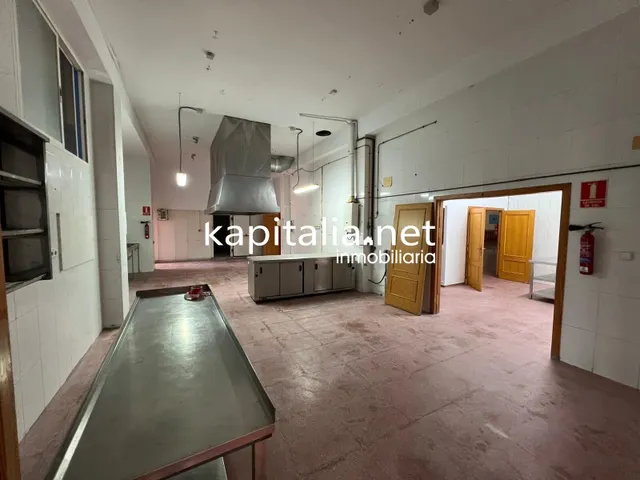 SALON DE EVENTOS EN ALQUILER O VENTA EN GENOVES A 5 MINUTOS DE XATIVA — 31