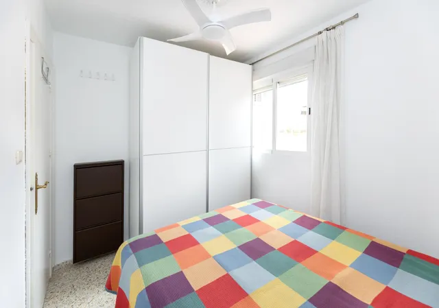 ¡Oportunidad única! Ático de 4 dormitorios y 2 baños con gran terraza frente al Colegio Agustinos (Arabial) — 25