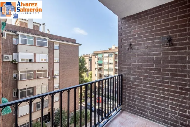 Espacio, luz y comodidad en una vivienda con grandes posibilidades en zona Alcampo — 3