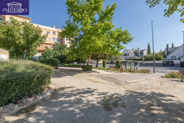 Encantadora Casa Reformada en Ogijares con Vistas y Espacios para Disfrutar — 50