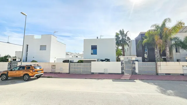 Villa 3 habitaciones 125m² en venta - Cuidad Quesada — 45