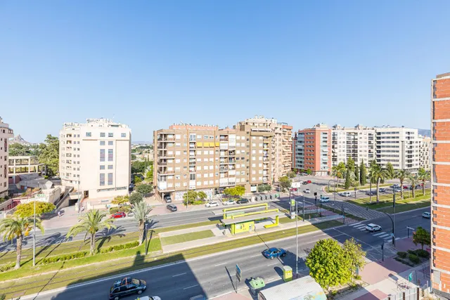 Piso de 5 dormitorios con dos plazas de garaje y trastero doble en Juan de Borbón, Murcia — 37