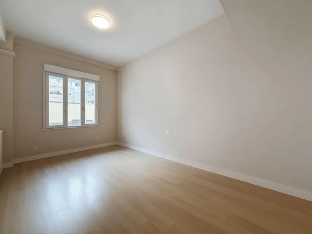 ¡Vive la Gran Vía del Marqués del Turia desde este espectacular piso en Joaquín Costa! — 17