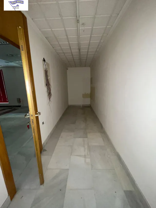 LOCAL DE AMPLIAS DIMENSIONES MUY CERCA DE VILLACERRADA — 11