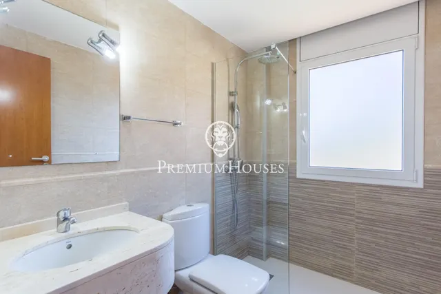 Casa independiente con vistas al mar en venta en Arenys de Mar — 25
