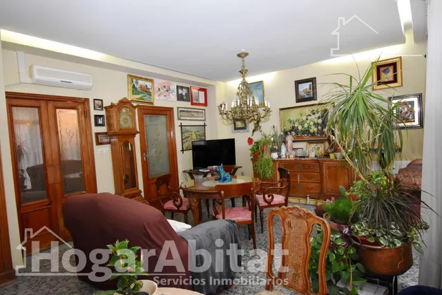 CASA SEMIREFORMADA CON GARAJE Y DOS TERRAZAS, EN EL CENTRO — 6
