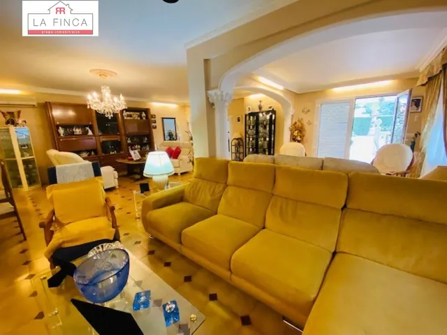 Gran Casa Independiente con piscina y zonas ajardinadas. — 29
