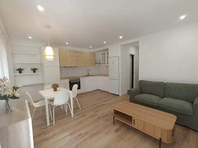 SE ALQUILA COQUETA VIVIENDA REFORMADA CON MUEBLES DE DISEÑO Y PLAZA DE GARAJE     ( DIPONIBLE EN NOVIEMBRE) — 9
