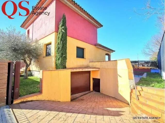 Casa con piscina en L´Escala - foto 2