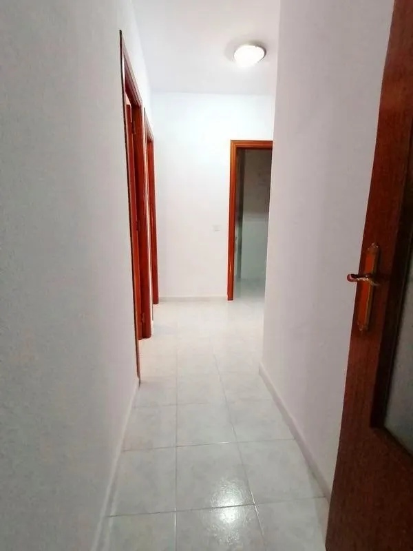 Piso de 4 Dormitorio y 2 Baños - Garaje coche y moto Opcional — 11