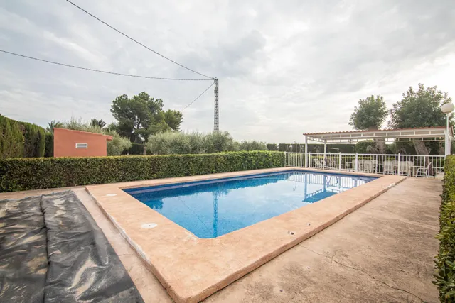 Chalet sito en Valverde con 6 habitaciones, 3 baños, piscina y garaje — 14