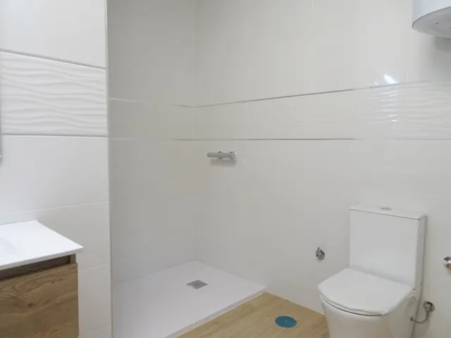 Apartamento a 1 minuto de la playa de Huelin andando y con licencia turística — 11