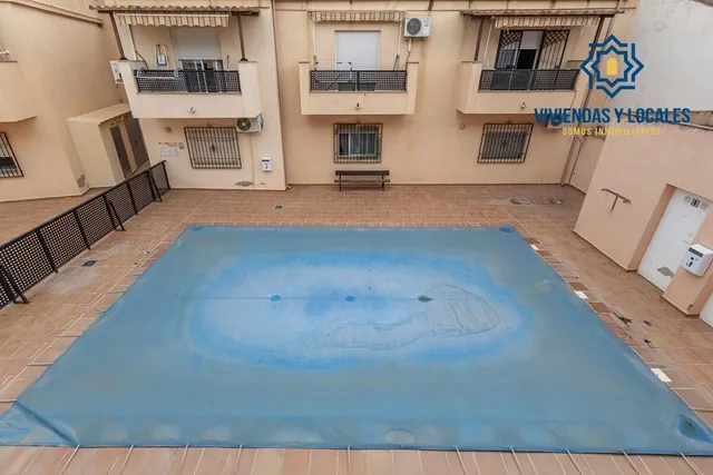 Piso en urbanización con piscina en Las Gabias — 22