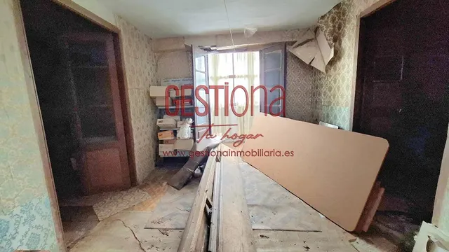 CASA PARA REFORMAR EN EL CENTRO DE RAMALES DE LA VICTORIA. — 41