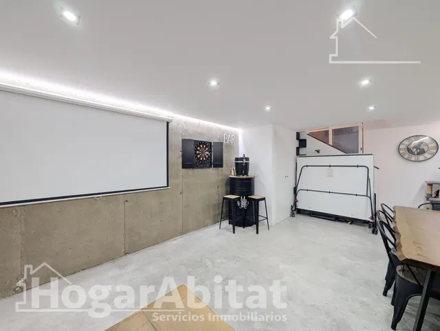 ¡Precioso Chalet! Seminuevo, amplio y luminoso, con piscina privada, garaje y jardín — 27