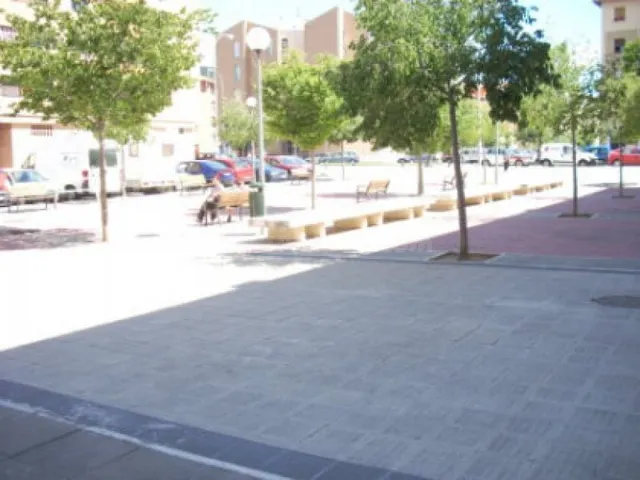 Estupendo local en venta en Rochapea - foto 3