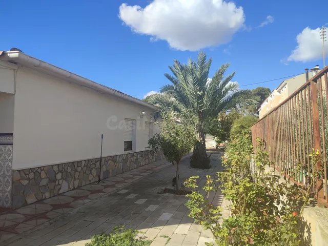 Casa independiente con terreno urbano en una de las mejores  - foto 5
