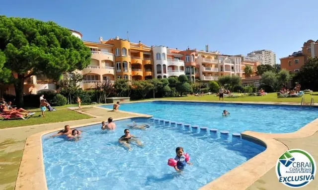 GRAN RESERVA Moderno apartamento reformado con piscinas y amplios jardines comunitarios — 25