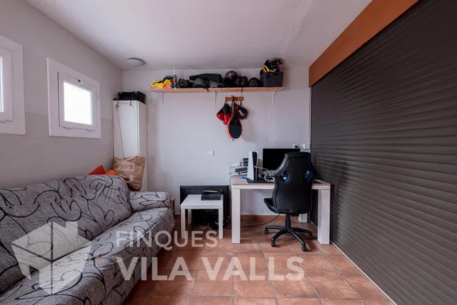 Casa esquinera con jardín privado y estilo inigualable — 39