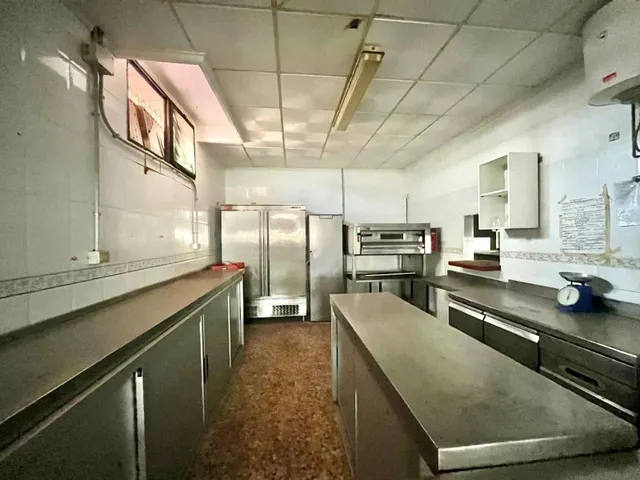 Local comercial 300m² en venta - Cabo cervera — 13