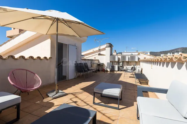 BONITO CHALET UNIFAMILIAR DE 5 DORMITORIOS Y AMPLIAS TERRAZA - foto 2