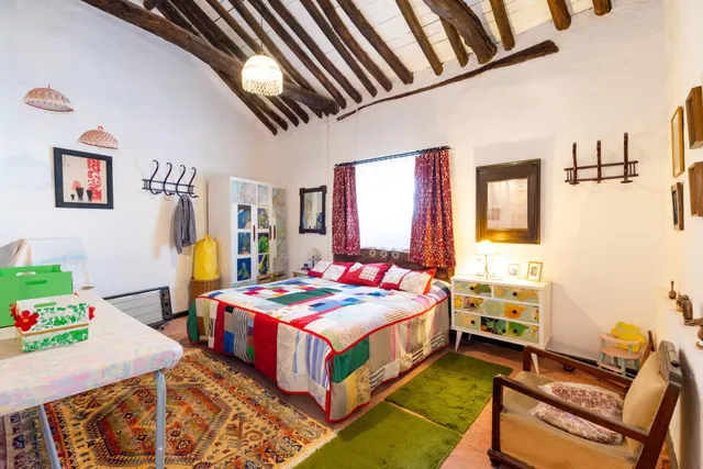 ESPECTACULAR CASA RÚSTICA CON TERRENO — 35