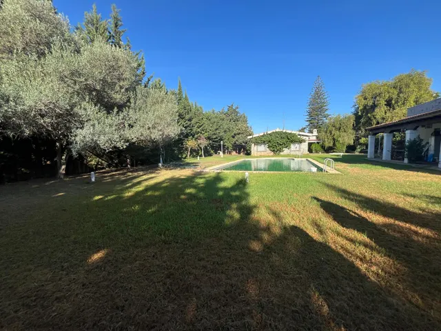 GRAN CHOLLO-FINCA URBANA DE 2600 METROS CON GRAN CHALET , DOS  VIVIENDAS,  TRASTERO Y PISCINA — 11
