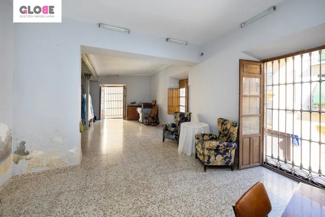 Espectacular edificio a 3 calles con vivienda y locales comerciales en pleno centro de Alhama — 9