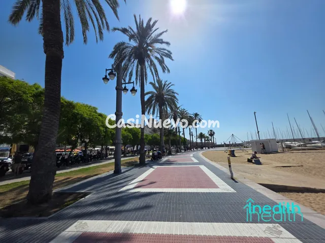 Piso seminuevo en calle tranquila del centro de Sitges a dos - foto 2