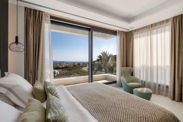 Spectacular Contemporary Villa with Exquisite Quality and Beautiful Views — 33