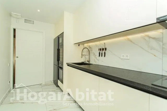 ¡CERCA DE LA PLAYA! PRECIOSO, REFORMADO CON PISCINA, TERRAZA Y GARAJE — 18