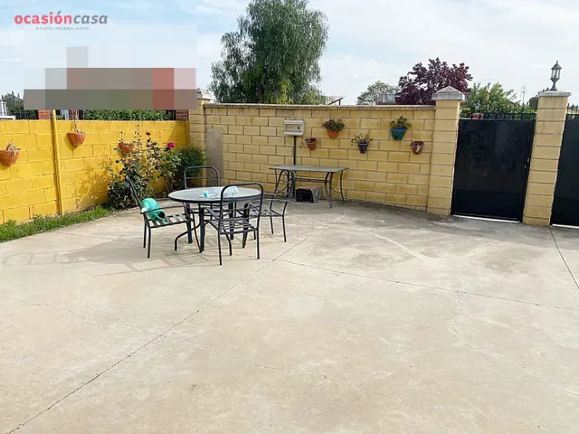 PARCELA DE 700 m2 , con 2 casas equipadas de cocina , habitaciones , baños ...! — 4
