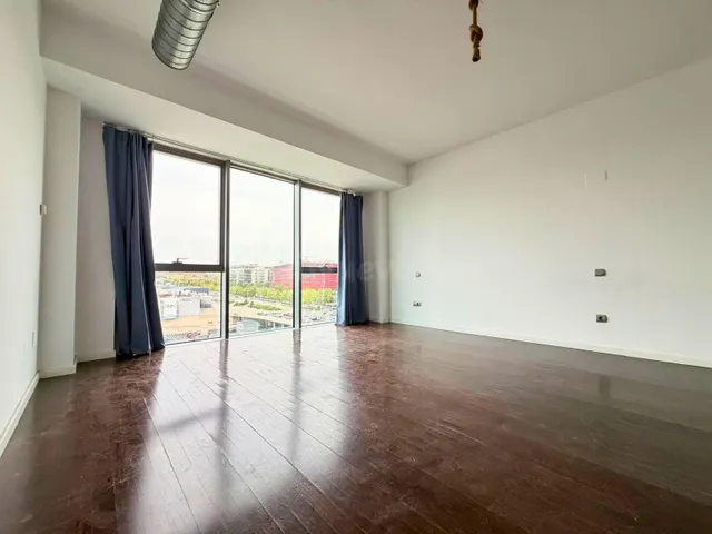 LOFT CON TERRAZA, DOS PLAZAS DE GARAJE Y TRASTERO EN RIVAS V - foto 2