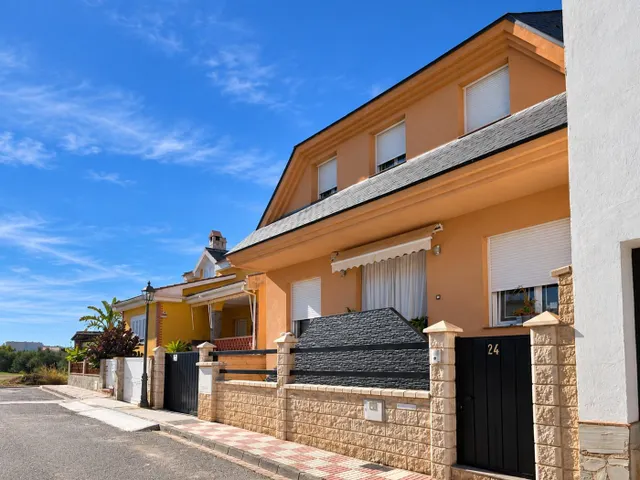 Espectacular  casa unifamiliar con piscina privada, domótica y placas solares — 12