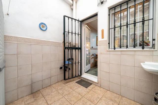 UNA CASA CON ALMA EN EL CORAZÓN DE ALMERÍA: 278 m2 Y DOS TERRAZAS PARA DISFRUTAR — 16