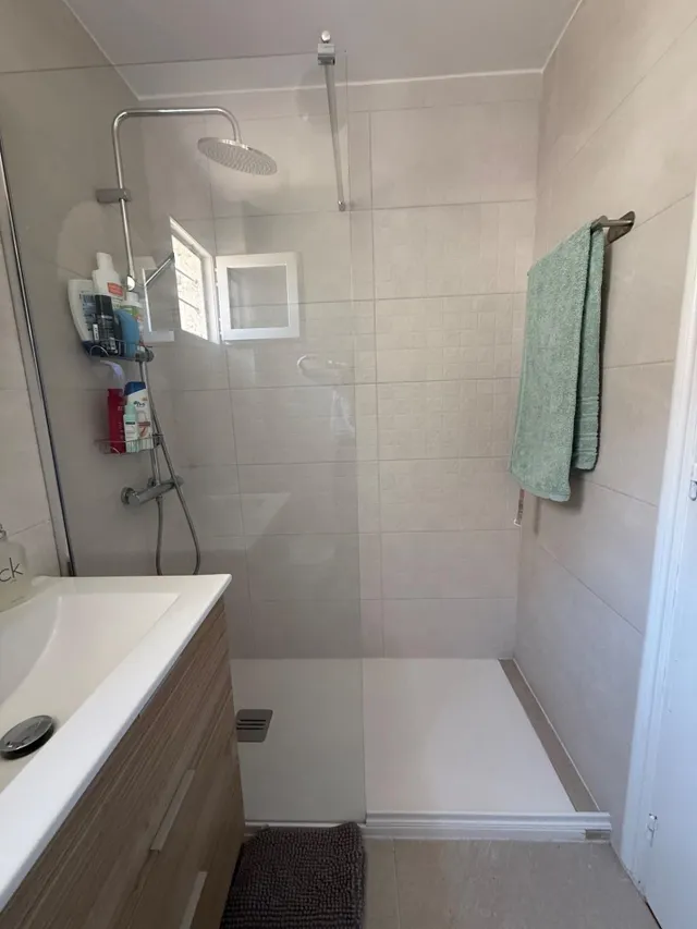 Encantador bungalow con amplia terraza privada y piscina comunitaria en El Chaparral, Torrevieja — 17