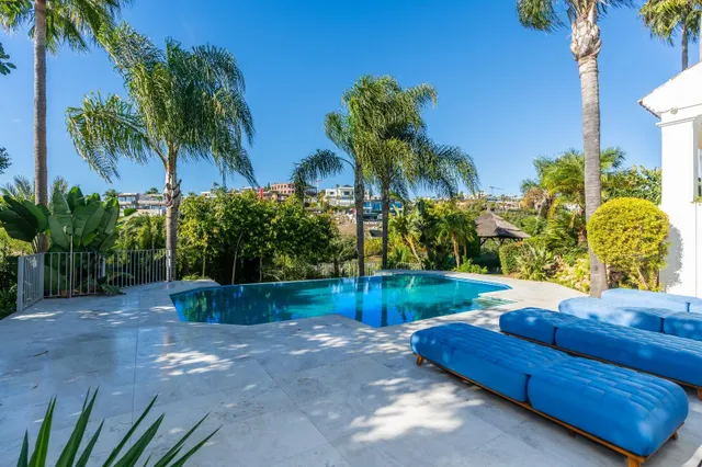 EXCEPCIONAL VILLA EN EL PARAÍSO — 46