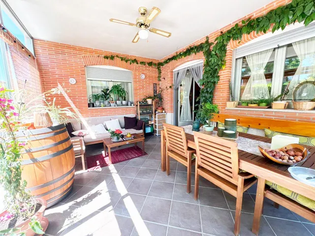 Urbis te ofrece un chalet en venta en la zona de Los Almendros, Villamayor, Salamanca. — 31
