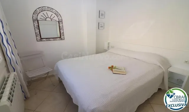 Encantador apartamento en venta en Empuriabrava con vistas a - foto 3