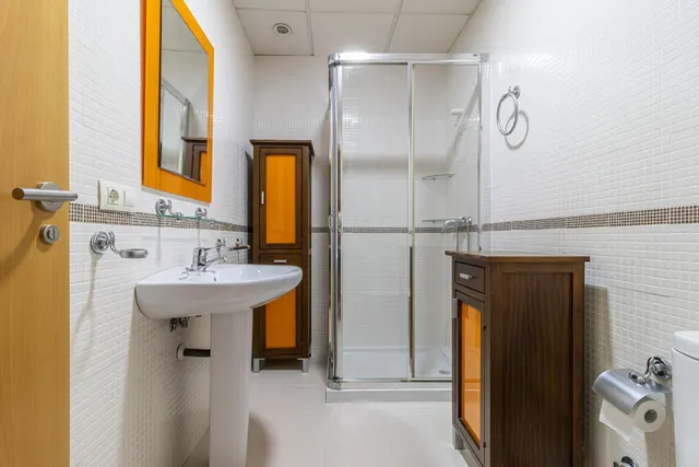 Casa adosada de 3 dormitorios con piscina y sótano en La Cartuja. — 32