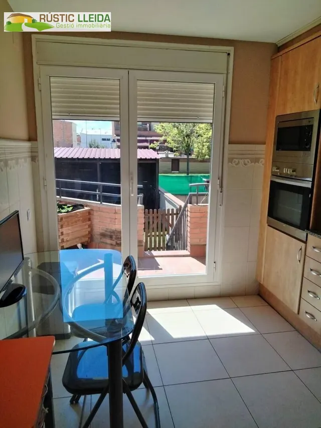 Casa unifamiliar en Mollerussa con gran jardín privado. — 7