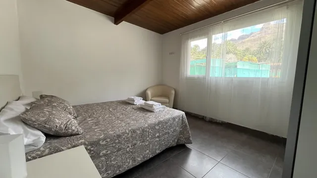 COMPLEJO RUSTICO CON 6 VIVIENDAS — 48